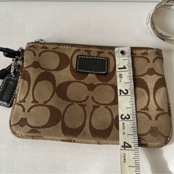 Vintage Coach Wristlet Brown Wallet - Picture 6 of 7
